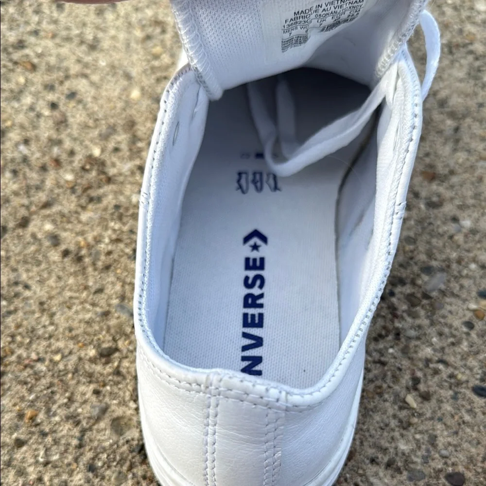 Converse White Low-Top leather Sneakers LIKE NEW - Picture 8 of 9